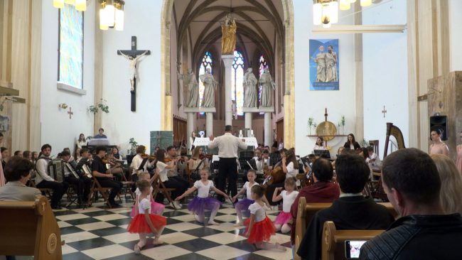 Zaključni koncert Zasebne glasbene šole v samostanu sv. Petra in Pavla
